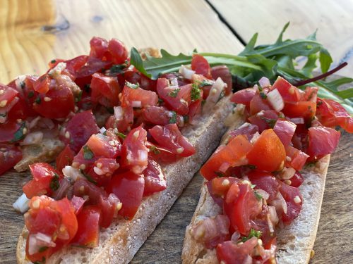 Bruschetta met huisgemaakte tomatensalsa (vegan)