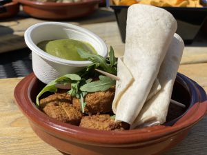Falafel met minipita en quacamole (vegan)